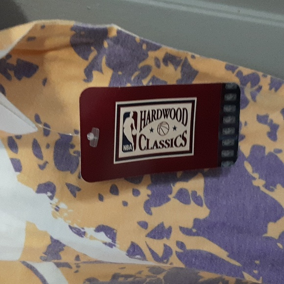 Los Angeles Lakers Mitchell & Ness Mens Jumbotron Submimated T-Shirt - Picture 4 of 4